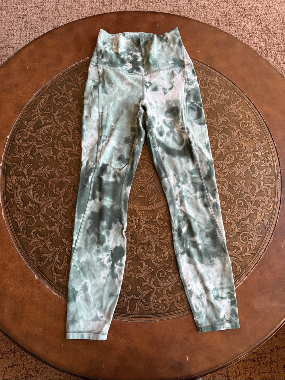 lululemon 25” Green Tie-Dye High-Rise Align Leggings with pockets unlined